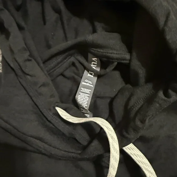 Vuori Heathered Black Halo Hoodie Top - Picture 5 of 5